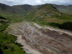 Krisis Air Mengintai Inggris Saat Waduk Terus Mengering