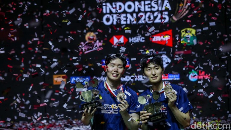 Sabar/Reza terus berusaha mendekati perolehan poin lawannya. Tapi Kim/Seo kemudian meraih poin secara beruntun untuk menegaskan keunggulan. Pasangan Korea itu pada akhirnya sampai ke match point sekaligus merebut kemenangan, 21-12.