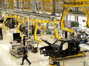 Imbas Tarif Trump, Produksi Kendaraan di Inggris Anjlok