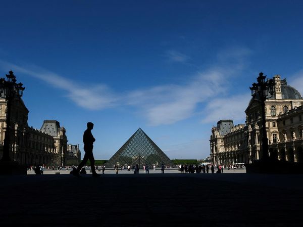 Menikmati Romansa Musim Semi di Paris