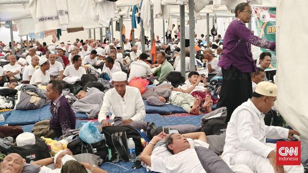 Suasana camp jemaah haji Indonesia di kota Mina, Arab Saudi 8 Juni 2025. (CNN Indonesia/Safir Makki)