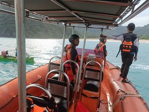 Rayakan Ultah di Pantai Lombok Tengah, Siswa SMA Hilang Terseret Ombak Rayakan Ultah di Pantai Lombok Tengah, Siswa SMA Hilang Terseret Ombak