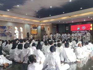 Kapolresta Malang Fasilitasi Ujian Kenaikan Tingkat Karate-Do Kapolresta Malang Fasilitasi Ujian Kenaikan Tingkat Karate-Do