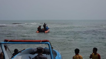 Bocah 10 Tahun Terseret Arus di Pantai Anyer