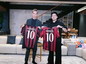 Atta Halilintar Ajak Keisuke Honda Makan di Rumah, Bikin Iri!