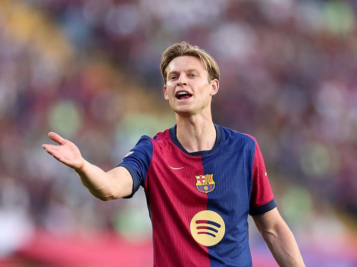 BARCELONA, SPAIN - MAY 18: Frenkie de Jong of FC Barcelona reacts during the La Liga EA Sports match between FC Barcelona and Villarreal CF at Estadi Olimpic Lluis Companys on May 18, 2025 in Barcelona, Spain. (Photo by Flor Tan Jun/Getty Images)