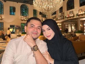 Irish Bella Naik Haji Bareng Suami dan Sering Makan Malam Romantis Irish Bella Naik Haji Bareng Suami dan Sering Makan Malam Romantis
