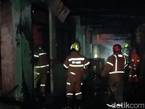 Rumah Kosong Ludes Terbakar di Jalan Rehabilitasi Makassar