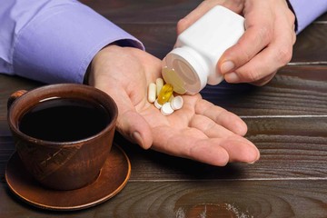 Konsumsi Kopi Saat Minum Obat? Hati-hati Efek Obat Jadi Tak Optimal