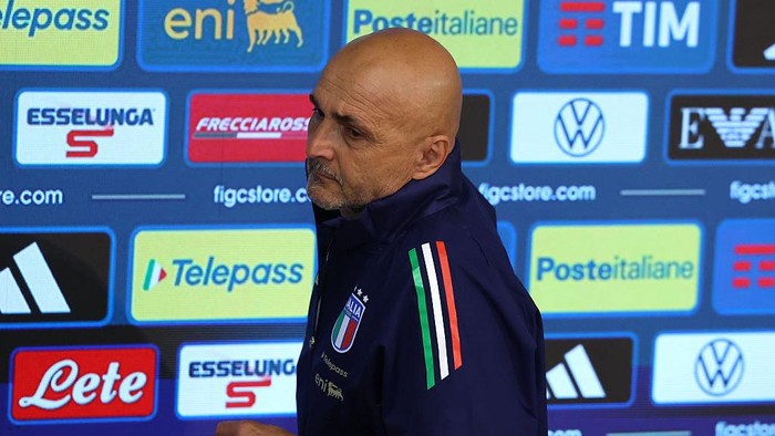 Luciano Spalletti FLORENCE, ITALY - JUNE 08: Head coach Italy Luciano Spalletti speaks with the media during press conference at Centro Tecnico Federale di Coverciano on June 08, 2025 in Florence, Italy. (Photo by Claudio Villa - FIGC/FIGC via Getty Images)