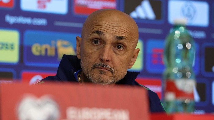 FLORENCE, ITALY - JUNE 08: Head coach Italy Luciano Spalletti speaks with the media during press conference at Centro Tecnico Federale di Coverciano on June 08, 2025 in Florence, Italy. (Photo by Claudio Villa - FIGC/FIGC via Getty Images)