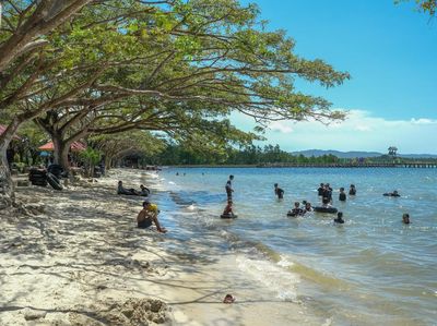 Pantai Nambo Kendari Jadi Destinasi Favorit, Kunjungan Wisatawan Melejit Setelah Revitalisasi