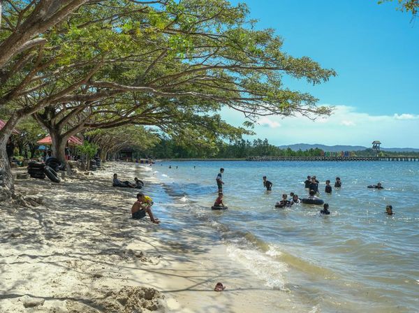 Pantai Nambo Kendari Jadi Destinasi Favorit, Kunjungan Wisatawan Melejit Setelah Revitalisasi