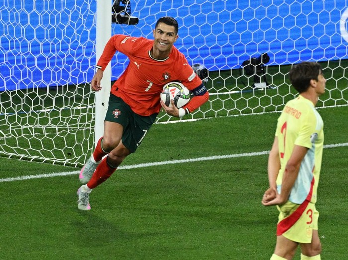 Soccer Football - Nations League - Final - Portugal v Spain - Allianz Arena, Munich, Germany - June 8, 2025 Portugal's Cristiano Ronaldo celebrates scoring their second goal REUTERS/Annegret Hilse