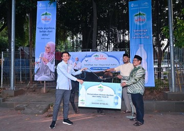Le Minerale Salurkan Hewan Kurban &amp; Santuni 2.000 Anak Yatim di Istiqlal