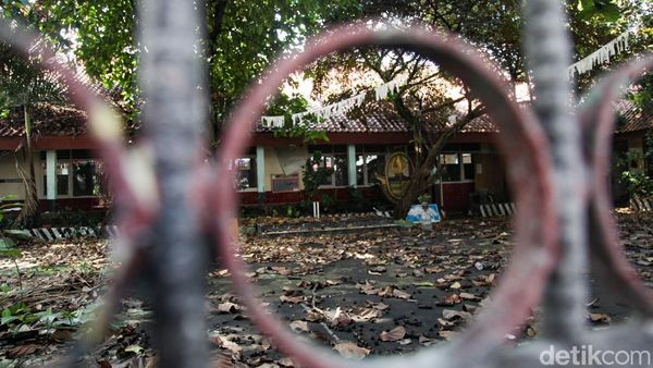 Miris, Kondisi Gedung SDN Pocin Terbengkalai dan Tak Terawat