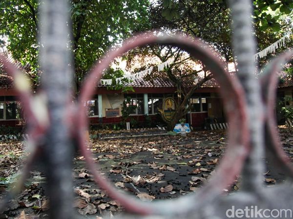 Miris, Kondisi Gedung SDN Pocin Terbengkalai dan Tak Terawat