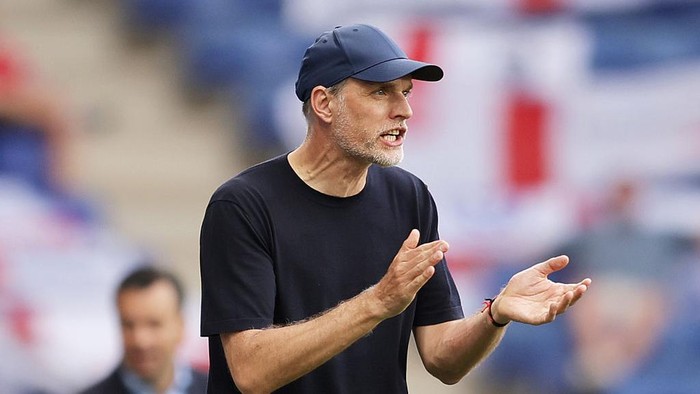 BARCELONA, SPAIN - JUNE 07: Thomas Tuchel, Head Coach of England appplauds during the FIFA World Cup 2026 European Qualifier match between Andorra and England at RCDE Stadium on June 07, 2025 in Barcelona, Spain. (Photo by Eric Alonso - UEFA/UEFA via Getty Images)