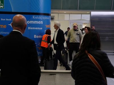Suasana Bandara JFK Jelang Berlakunya Larang Warga dari 12 Negara Masuk AS