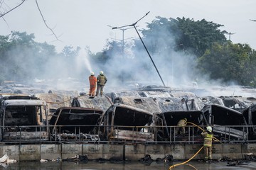 50 Bus TransJakarta Bekas Hangus Terbakar di Terminal Rawa Buaya