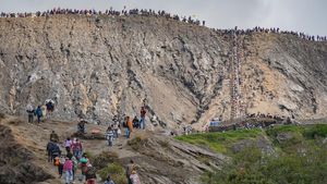 Bromo Tutup 4 Hari Saat Yadnya Kasada