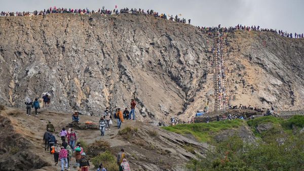 Bromo Tutup 4 Hari Saat Yadnya Kasada