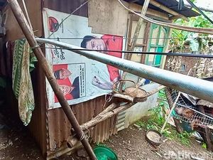 Pilu Trewu, Eks Sinden Hidup di Rumah Berdinding Triplek-Beratap Spanduk Pilu Trewu, Eks Sinden Hidup di Rumah Berdinding Triplek-Beratap Spanduk