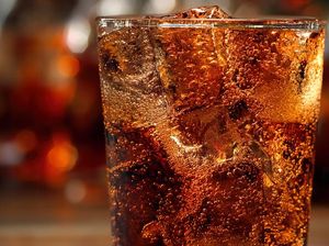 6 Minuman Mengandung Kafein Selain Kopi yang Perlu Diwaspadai 6 Minuman Mengandung Kafein Selain Kopi yang Perlu Diwaspadai