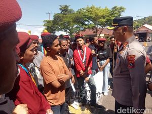 Tolak Pemusnahan Arak, Mahasiswa Geruduk Polres Flores Timur Tolak Pemusnahan Arak, Mahasiswa Geruduk Polres Flores Timur