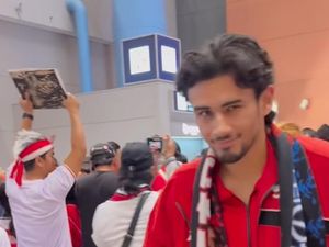 Gak Boleh Iri! Fitri Carlina Dapat Kedipan Mata dari Nathan Tjoe-A-On Gak Boleh Iri! Fitri Carlina Dapat Kedipan Mata dari Nathan Tjoe-A-On