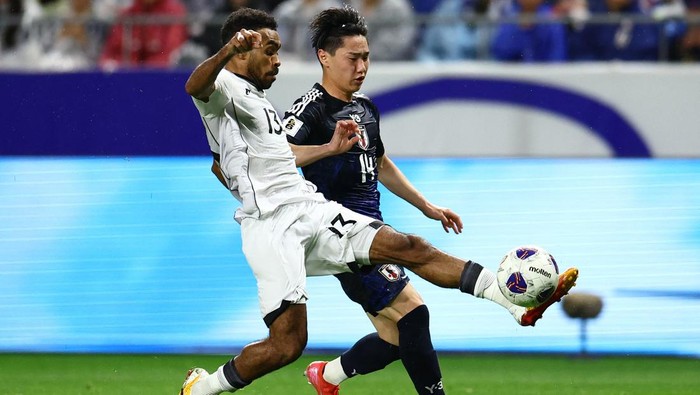 Timnas Jepang kembali membobol gawang Timnas Indonesia. Samurai Biru kini sudah mencetak setengah lusin gol alias enam gol ke gawang Garuda. Pertandingan berlangsung di Suita City Stadium, Selasa (10/6/2025).