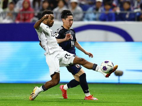 Timnas Jepang kembali membobol gawang Timnas Indonesia. Samurai Biru kini sudah mencetak setengah lusin gol alias enam gol ke gawang Garuda. Pertandingan berlangsung di Suita City Stadium, Selasa (10/6/2025).