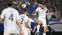 Dalam pertandingan di Suita City Stadium, Selasa (10/6/2025), Jepang melakukan kickoff lebih dulu. Tim asuhan Hajime Moriyasu mendominasi Indonesia dalam lima menit awal pertandingan. Getty Images/Kenta Harada  
