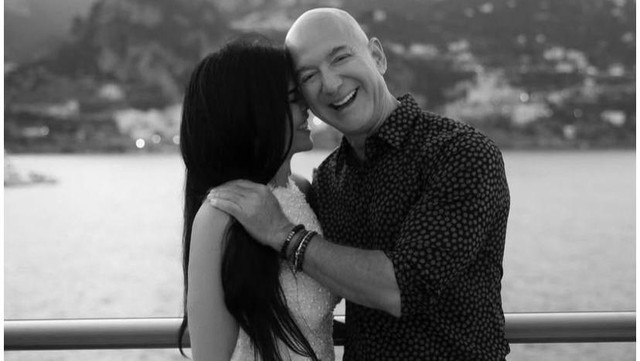 Berita Viral Selebriti dari InsertLive : Viral! Pernikahan Mewah Jeff Bezos Mau Didemo Warga Venesia, Ini Sebabnya