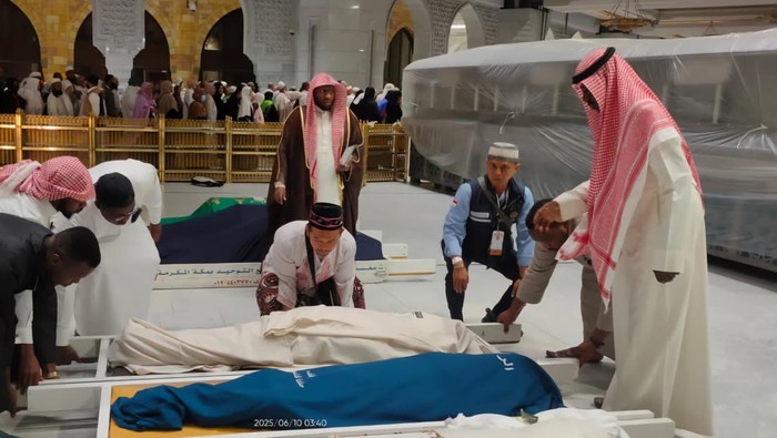 Jemaah haji asal Jombang meninggal Jenazah jemaah haji asal Jombang dikala hendak dievakuasi
