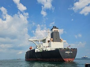 Hakim Kembalikan Kapal Supertanker MT Arman, Jaksa Ajukan Banding Hakim Kembalikan Kapal Supertanker MT Arman, Jaksa Ajukan Banding