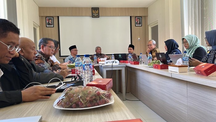 Kurikulum Sekolah Rakyat Kurikulum Sekolah Rakyat rencananya akan menerapkan versi pengelolaan Multi Entry-Multi Exit untuk mencetak siswa selaku biro perubahan.