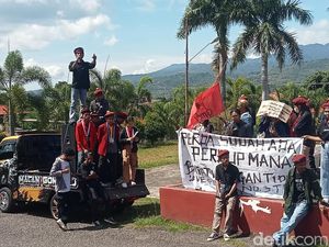 Didemo Mahasiswa soal Arak, Wabup Flotim Sebut Polisi Tak Bisa Disalahkan Didemo Mahasiswa soal Arak, Wabup Flotim Sebut Polisi Tak Bisa Disalahkan