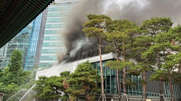 Museum Buddha Pusat di Seoul Terbakar, Asap Pekat Menyelimuti Kuil Jogye