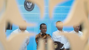 Raja Ampat Diselamatkan, 4 Izin Tambang Nikel Dicabut Pemerintah