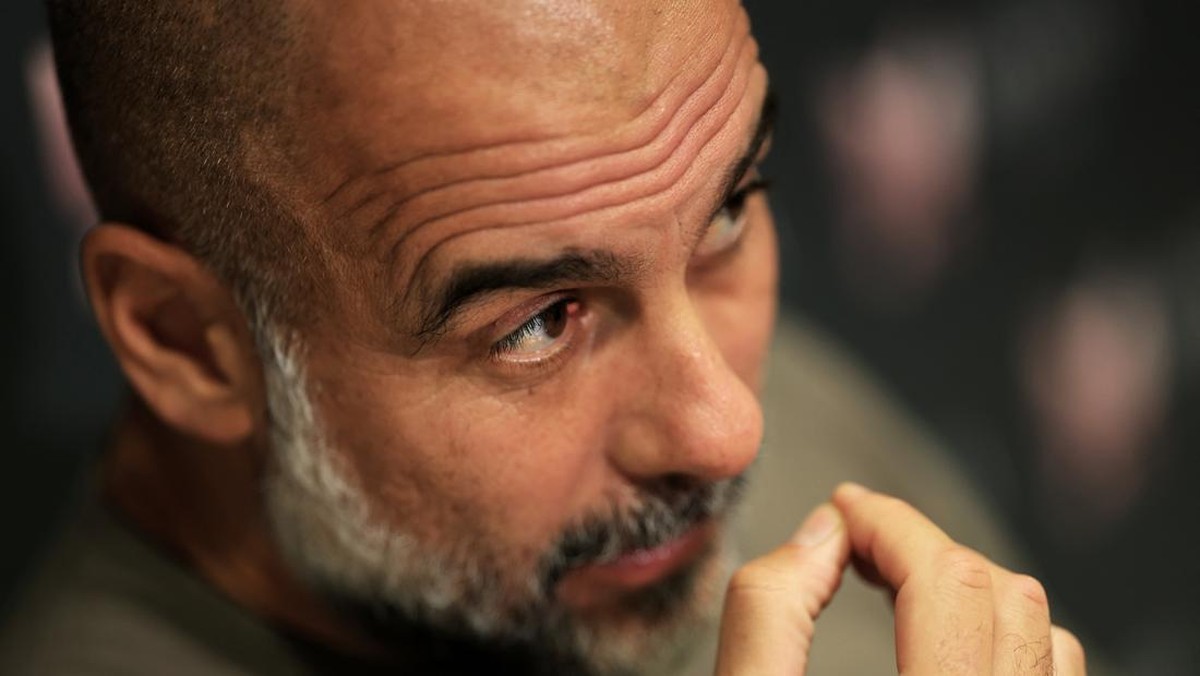 Pep Guardiola akan pusing memilih lini depan Manchester City. (Foto: REUTERS/Nacho Doce)