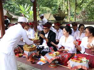 Sembahyang Purnama-Dharma Santi Nyepi Dirangkaikan Bulan Bung Karno