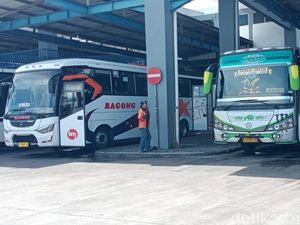 Bikin Macet! Bus Dilarang Ngetem di Luar Terminal Arjosari Malang Bikin Macet! Bus Dilarang Ngetem di Luar Terminal Arjosari Malang