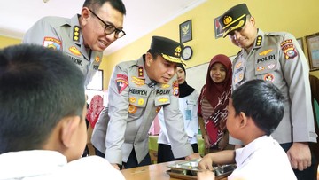 Dapur Mitra Polda Riau Mulai Distribusikan MBG ke 7 Sekolah Hari Ini