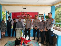 Polisi di Kampar Gelar Baksos di Panti Asuhan Jelang HUT Bhayangkara ke-79