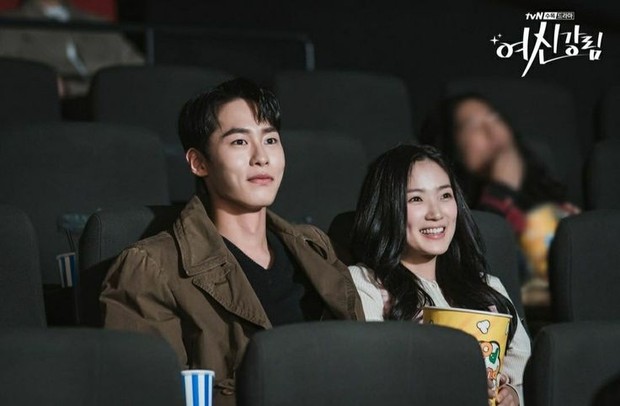 Potret Kim Hye Yoon dan Lee Jae Wook dalam drama 'True Beauty'