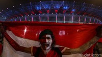 Indonesia dan Jepang memainkan laga terakhir dalam lanjutan Kualifikasi Piala Dunia 2026 ronde ketiga. Suporter tampil totalitas dengan riasan wajah saat nobar di GBK. 