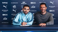 Rayan Ait-Nouri diumumkan sebagai pemain baru pada Senin, 9 Juni. Bek kiri asal Aljazair itu direkrut dari Wolverhampton Wanderers seharga 36,3 juta Pound. Foto: Dok. Manchester City