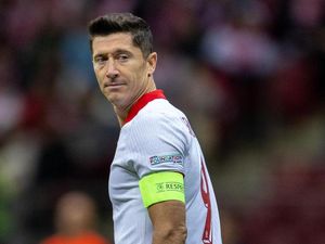 Seteru Lewandowski dan Pelatih Polandia Usai Ban Kapten Dicabut Seteru Lewandowski dan Pelatih Polandia Usai Ban Kapten Dicabut