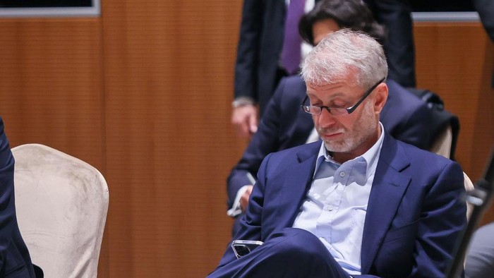 Roman Abramovich ISTANBUL, TURKIYE - MARCH 29: Russian businessman Roman Abramovich attends the peace talks between delegations from Russia and Ukraine in Istanbul, Turkiye on March 29, 2022. (Photo by Cem Ozdel/Anadolu Agency via Getty Images)